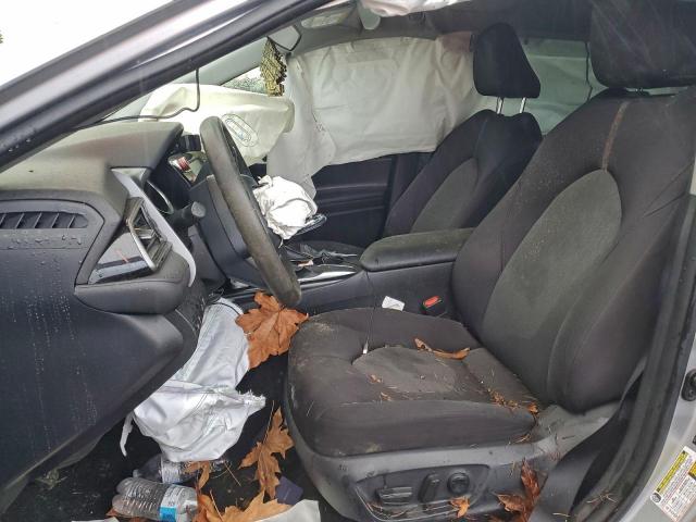 Toyota Camry L Image 2