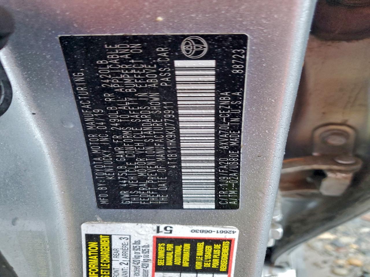 Toyota Camry L Image 9