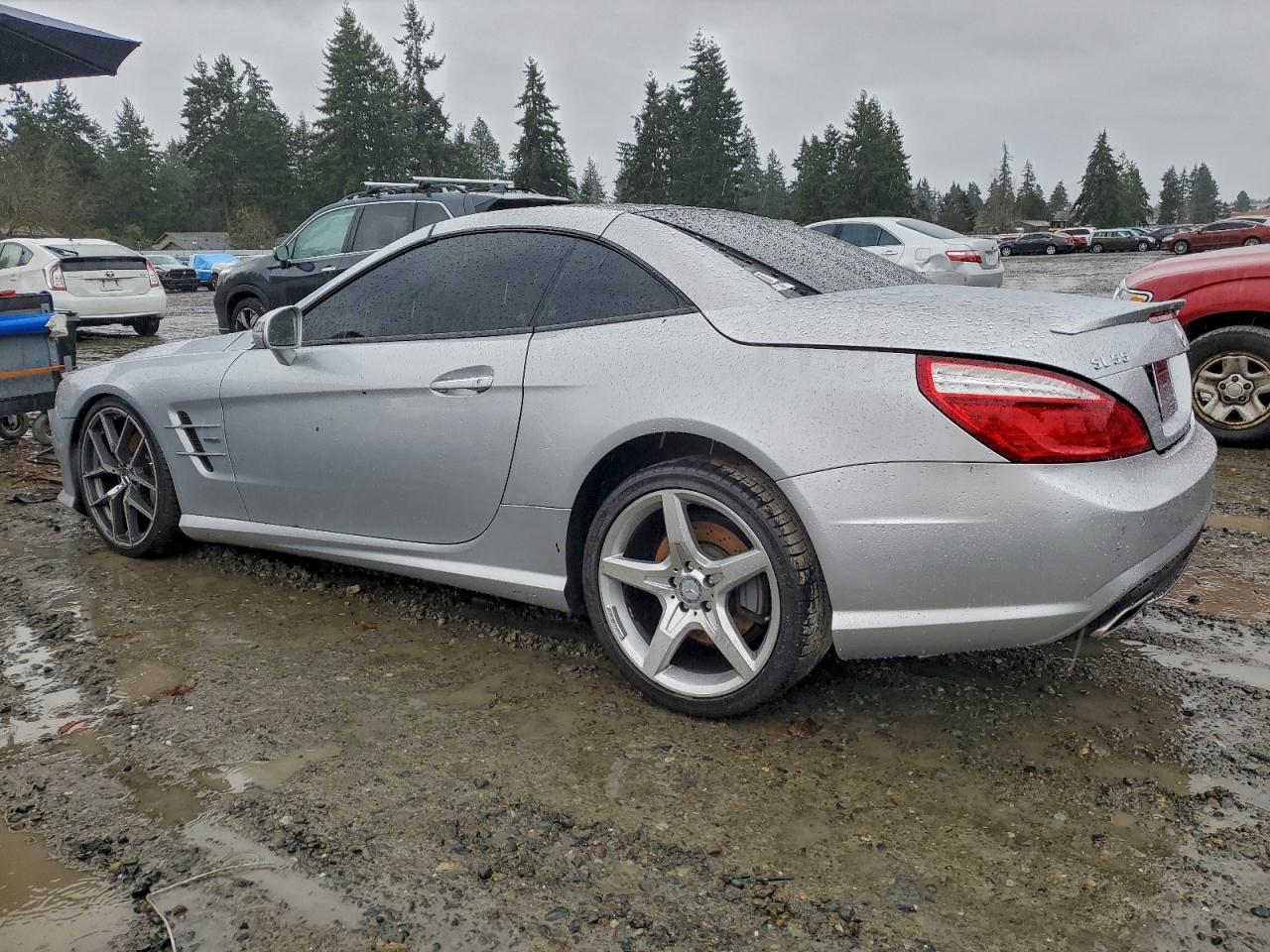 Mercedes-Benz S-Class 550 Image 2