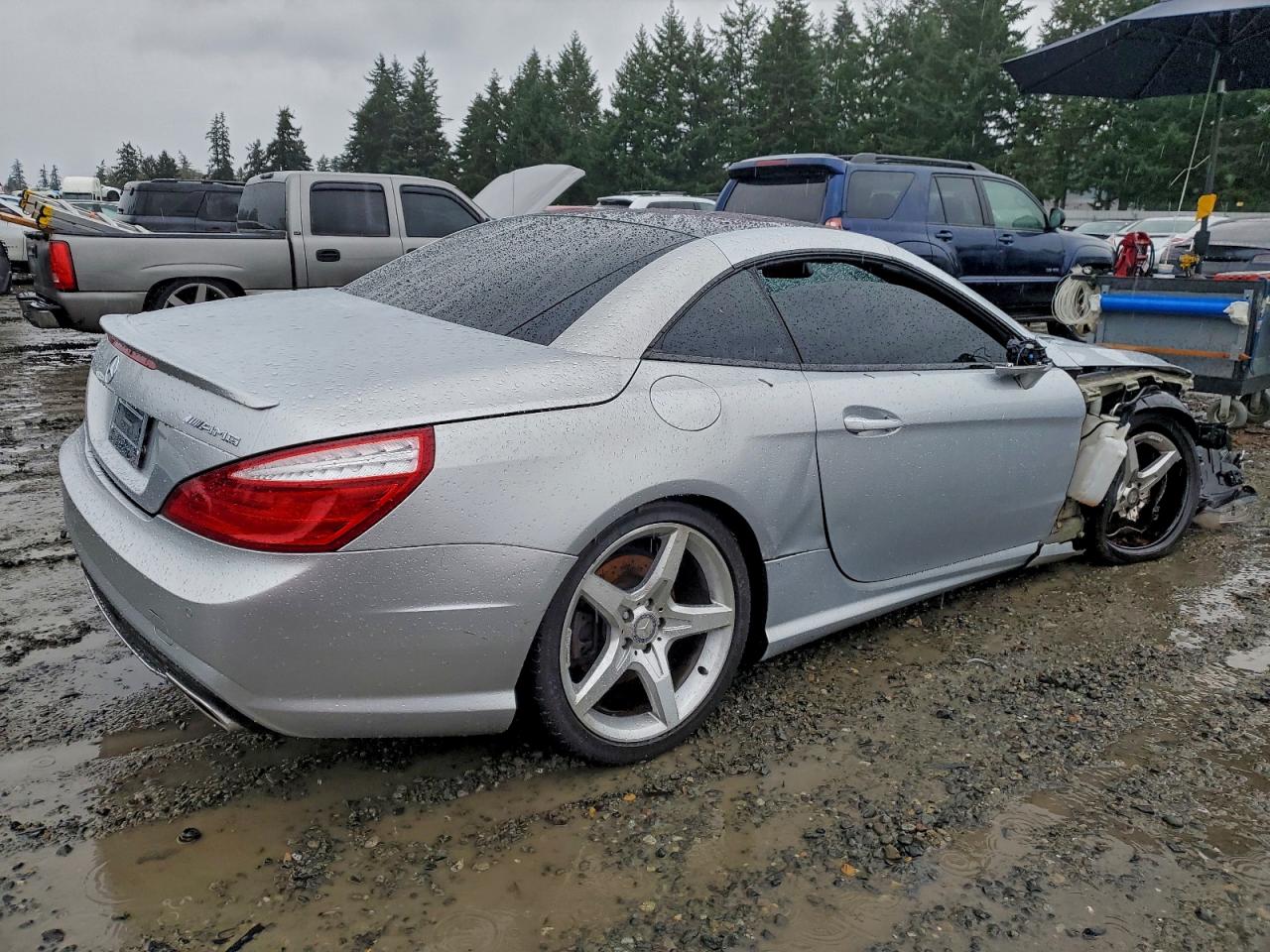 Mercedes-Benz S-Class 550 Image 3