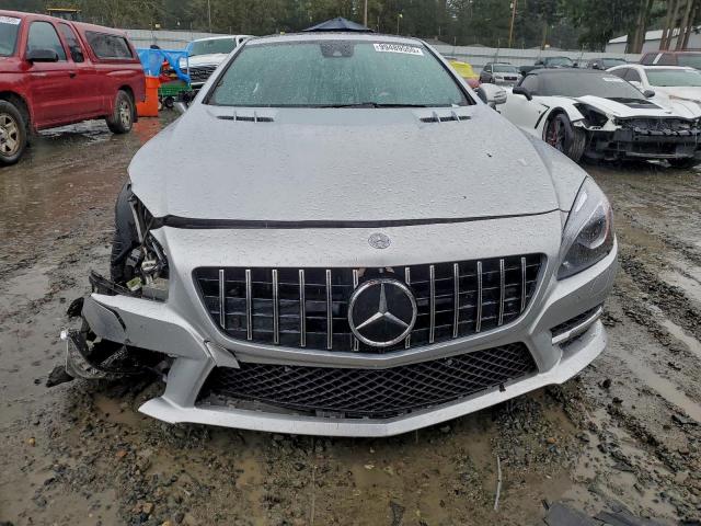 Mercedes-Benz S-Class 550 Image 12