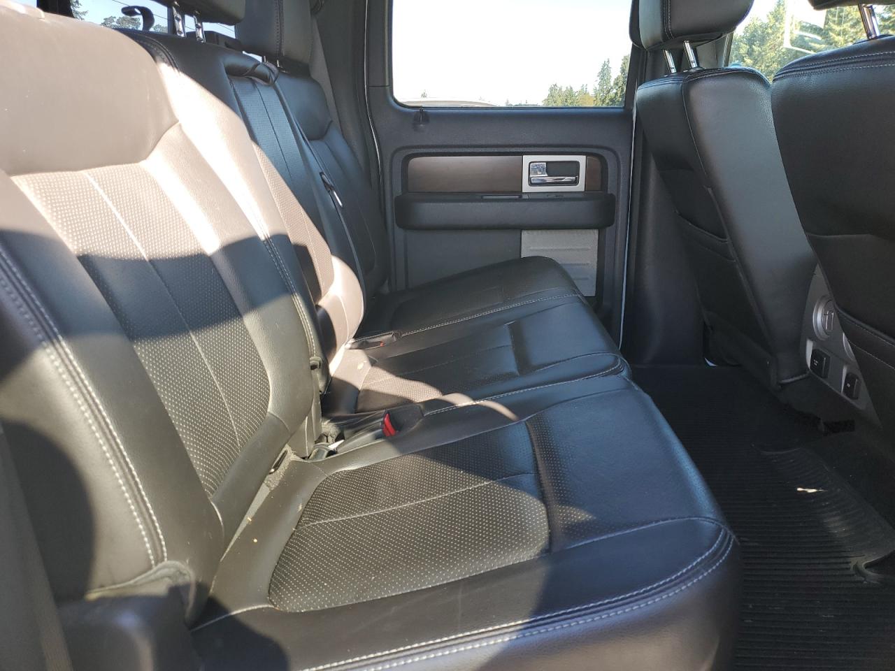 Ford F-150 Supercrew Image 11